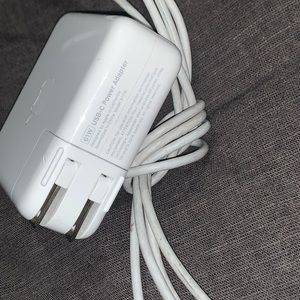 Apple 61W USB-C Power Adapter with 2 meter usb-c to c cable
